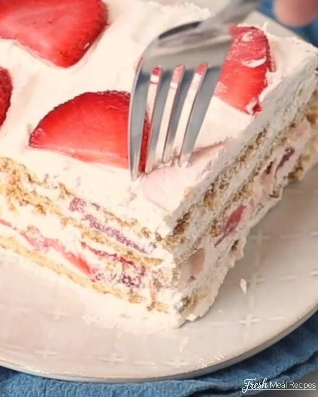 Easy Strawberry Icebox Cake (only 3 ingredients!)